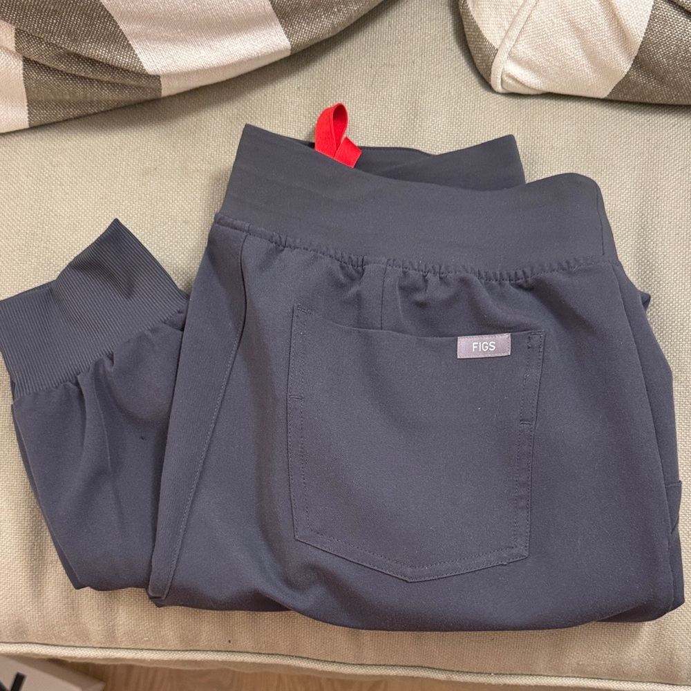 FIGS Zamora Jogger Scrub Pants - Charcoal